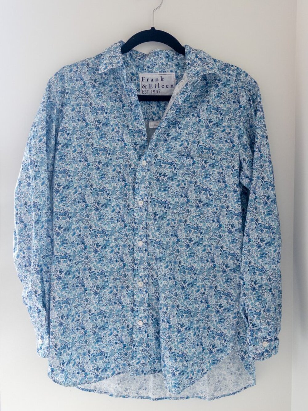 Frank & Eileen Women's Joedy Button Up Shirt Blue Floral Size S